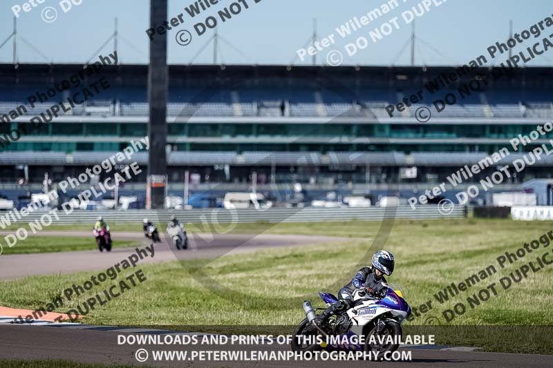 Rockingham no limits trackday;enduro digital images;event digital images;eventdigitalimages;no limits trackdays;peter wileman photography;racing digital images;rockingham raceway northamptonshire;rockingham trackday photographs;trackday digital images;trackday photos